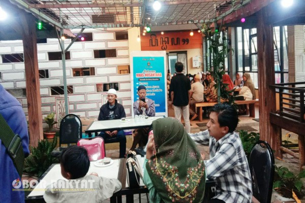 Jember, Obor Rakyat – Sebuah rumah makan dan kafe baru resmi dibuka di Jember. Pendopo 99, yang berlokasi di Jalan Semeru, Kecamatan Sumbersari, secara resmi diperkenalkan kepada publik bersamaan dengan perayaan milad anak kembar sang pemilik, Saina dan Saka.