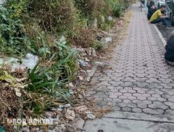 Kawasan Sekitar RS Bhayangkara Bondowoso Kumuh, Warga Keluhkan Sampah dan Trotoar Rusak