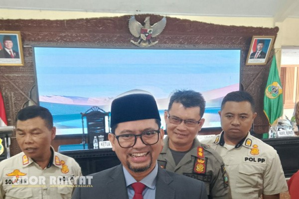 Bondowoso, Obor Rakyat - Pemerintah Kabupaten (Pemkab) Bondowoso memastikan akan menindaklanjuti dugaan kasus perselingkuhan yang menyeret dua oknum aparatur di lingkungan Satuan Polisi Pamong Praja dan Pemadam Kebakaran (Satpol PP dan Damkar) Bondowoso. Kedua oknum berinisial AND dan LA itu disebut tengah dalam proses pemeriksaan internal.