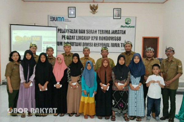 Bondowoso, Obor Rakyat – Memasuki semester kedua tahun 2025, Perum Perhutani Kesatuan Pemangkuan Hutan (KPH) Bondowoso melaksanakan pelantikan dan pengambilan sumpah jabatan sejumlah pejabat baru, sekaligus menyalurkan santunan kepada anak yatim. Acara tersebut digelar di Aula Silva Perhutani Bondowoso, Jumat (11/7/2025).