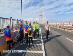 Pesepeda Tewas Ditabrak Pick Up di Jembatan Suramadu, Diduga Sopir Mengantuk