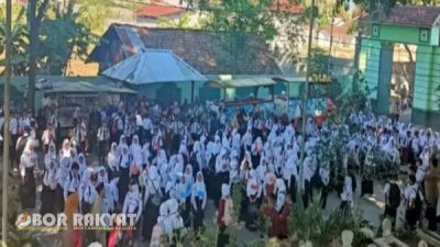 SMPN 3 Bondowoso Kenalkan Sejarah Lokal Lewat MPLS di Makam Ki Ronggo