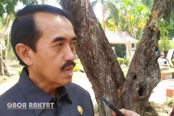 Bondowoso, Obor Rakyat — Dewan Pengawas (Dewas) Perusahaan Daerah Air Minum (PDAM) Bondowoso menegaskan bahwa kondisi keuangan PDAM tidak mengalami kerugian seperti yang belakangan ini ramai diperbincangkan publik.