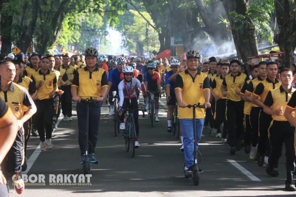 Jakarta, Obor Rakyat – Kepolisian Daerah Sumatera Barat (Polda Sumbar) kembali menorehkan prestasi membanggakan di kancah internasional. Dua atlet kebanggaan institusi, Briptu Siska Helmiranita, S.H., M.H. dan Briptu Dora Helmi, S.A.P., sukses mengharumkan nama Indonesia dalam ajang World Police and Fire Games (WPFG) 2025 yang digelar di Birmingham, Alabama, Amerika Serikat.