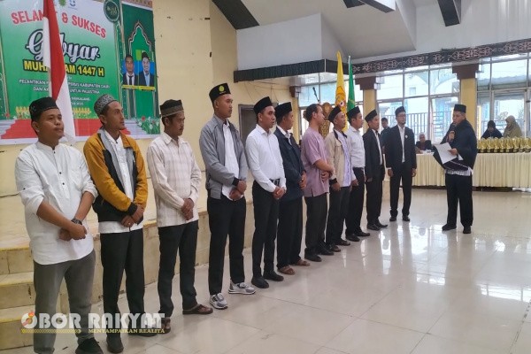 Sidikalang, Obor Rakyat – Momentum Gebyar Muharram 1447 H yang dirangkaikan dengan pelantikan Pengurus Pimpinan Daerah (PD) Persatuan Islam (Persis) Kabupaten Dairi berlangsung khidmat dan meriah di Balai Budaya Sidikalang, Jumat (1/8/2025).