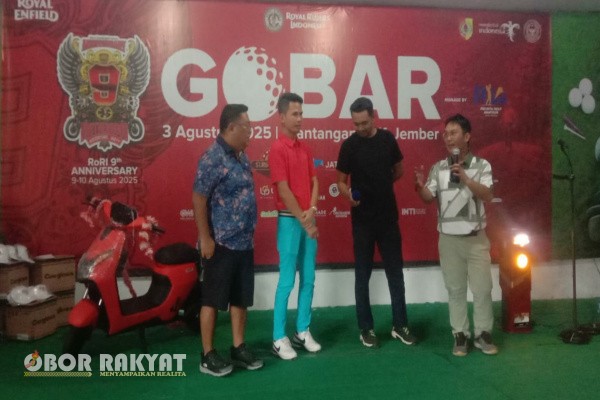 Jember, Obor Rakyat – Komunitas Royal Riders Indonesia (RORI) bersama Golf Bareng (GOBAR) menggelar perayaan Anniversary ke-9 secara meriah di Lapangan Golf Glantangan, Kecamatan Tempurejo, Kabupaten Jember, Minggu (3/8/2025).