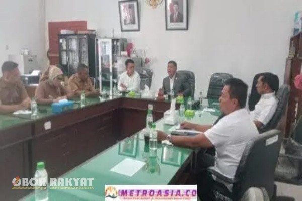 Simalungun, Obor Rakyat – Komisi IV DPRD Kabupaten Simalungun menyatakan akan membawa dugaan penyimpangan dalam pengadaan seragam olahraga siswa ke Aparat Penegak Hukum (APH).