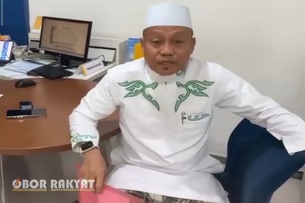Jakarta, Obor Rakyat – Ulama asal Makassar, Ustadz Das'ad Latif, mengungkapkan kekecewaannya terhadap kebijakan pemblokiran rekening oleh Pusat Pelaporan dan Analisis Transaksi Keuangan (PPATK). Dalam sebuah video yang beredar di media sosial pada Kamis (7/8/2025), ia menyebut rekening bank miliknya diblokir lantaran tidak aktif selama tiga bulan.
