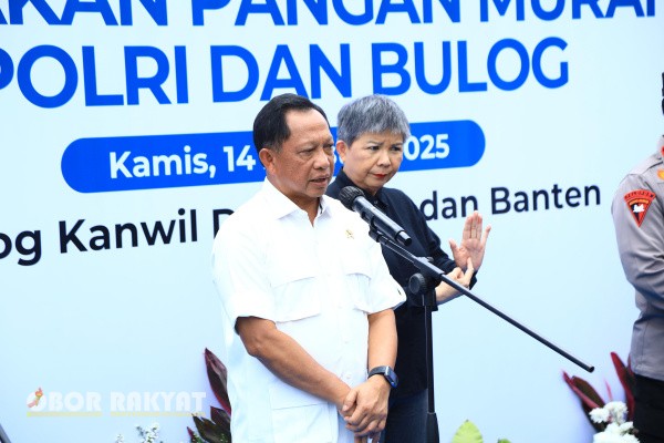 Jakarta, Obor Rakyat – Menteri Dalam Negeri (Mendagri) Muhammad Tito Karnavian mengapresiasi langkah Polri bersama Perum Bulog yang menginisiasi Gerakan Pangan Murah sebagai strategi menjaga stabilitas harga pangan dan menekan inflasi. Program ini dinilai efektif membantu masyarakat mendapatkan bahan pokok dengan harga terjangkau sekaligus menjaga keseimbangan ekonomi nasional.