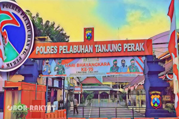 Surabaya, Obor Rakyat – Empat orang pria asal Benowo, Surabaya Barat, dikabarkan diamankan oleh Satuan Reserse Narkoba (Satresnarkoba) Polres Pelabuhan Tanjung Perak terkait dugaan penyalahgunaan narkotika jenis sabu-sabu, Kamis (14/8/2025).