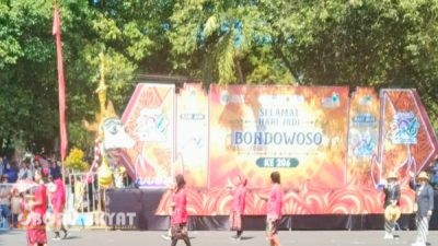 Pawai Budaya Meriahkan Harjabo ke-206 dan HUT RI ke-80 di Bondowoso