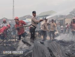 Polsek Serbalawan Evakuasi 140 Pedagang Korban Kebakaran Pajak Baru Simalungun