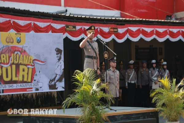 Jember, Obor Rakyat – Kepolisian Resor (Polres) Jember menggelar upacara memperingati Hari Juang Polri yang diperingati setiap 21 Agustus. Upacara berlangsung khidmat di halaman Mapolres Jember, Kamis (21/8/2025), dipimpin Wakapolres Jember, Kompol Ferry Darmawan.