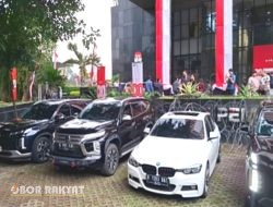 KPK Pamerkan 22 Kendaraan Mewah Hasil OTT Wamenaker Immanuel Ebenezer