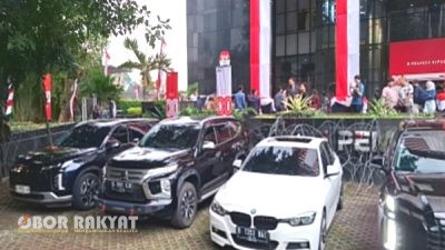 KPK Pamerkan 22 Kendaraan Mewah Hasil OTT Wamenaker Immanuel Ebenezer