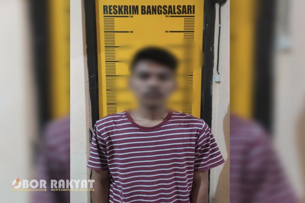 Jember, Obor Rakyat – Kecanduan judi online +Hudol) kembali memakan korban. Seorang asisten kepala toko minimarket di Jember berinisial MJ (24) nekat menggelapkan uang setoran perusahaan demi membiayai hobinya berjudi di dunia maya.