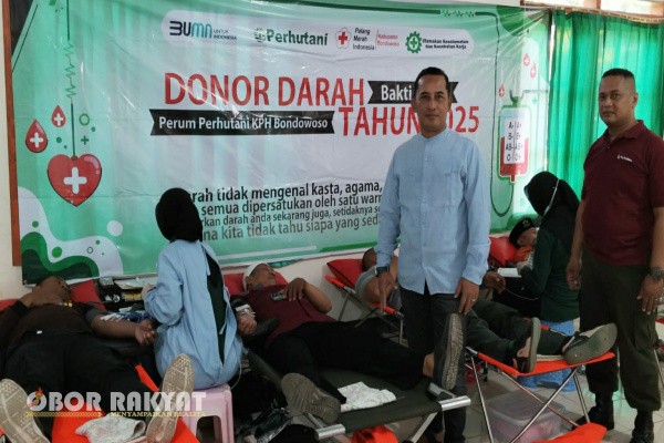 Bondowoso, Obor Rakyat – Perhutani Kesatuan Pemangkuan Hutan (KPH) Bondowoso menggelar kegiatan sosial donor darah bersama Ikatan Istri Karyawan Perhutani (IIK-P) dan Palang Merah Indonesia (PMI) Kabupaten Bondowoso.