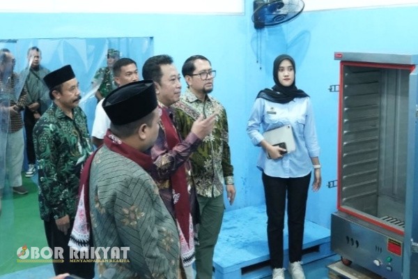 Bondowoso, Obor Rakyat – Bupati Bondowoso, Abdul Hamid Wahid meresmikan Launching Operasional dan Satuan Pelayanan Pemenuhan Gizi (SPPG) di Desa Wonosuko, Kecamatan Tamanan, Sabtu (23/8/2025).