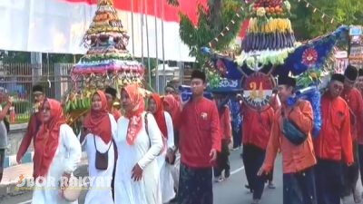 Situbondo Hidupkan Kembali Tradisi Ancak Agung, 207 Hiasan Hasil Bumi Meriahkan Maulid Nabi