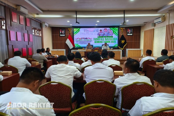 Jember, Obor Rakyat – Polres Jember semakin serius dalam perang melawan peredaran narkoba. Hal itu dibuktikan dengan digelarnya Latihan Pra Operasi (Latpra Ops) Tumpas Narkoba Semeru 2025 di Aula Rupatama Mapolres Jember, Selasa sore (26/8/2025).