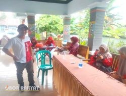 Desa Sarimulyo Gandeng Dinas Kesehatan Banyuwangi Gelar Pemeriksaan Penyakit Kronis Lewat Program Prolanis yang berlangsung di pendopo Balai Desa Sarimulyo