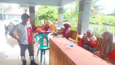 Desa Sarimulyo Gandeng Dinas Kesehatan Banyuwangi Gelar Pemeriksaan Penyakit Kronis Lewat Program Prolanis yang berlangsung di pendopo Balai Desa Sarimulyo