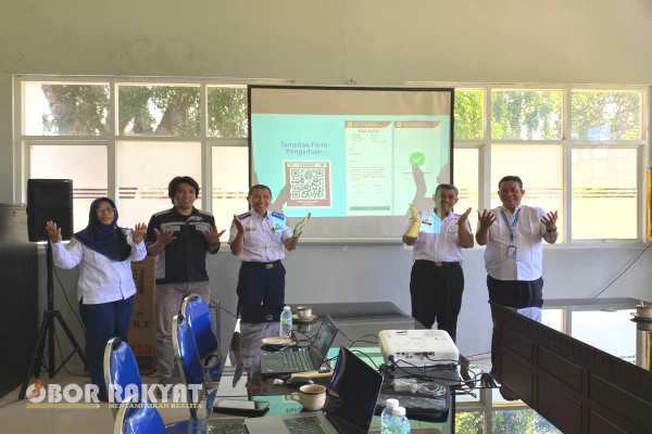 Bondowoso, Obor Rakyat - Dinas Perhubungan (Dishub) Kabupaten Bondowoso tengah mempersiapkan implementasi sistem pengaduan Smart Penerangan Jalan Umum (PJU) berbasis QR Code, sebagai bagian dari upaya mendukung percepatan program Smart City di wilayah tersebut.