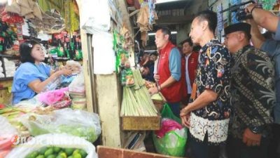 Polda Jatim dan Bulog Gelar Operasi Pasar, Beras Murah SPHP Dijual Rp11.000 per Kg