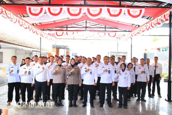 Banyuwangi, Obor Rakyat – Petugas Lembaga Pemasyarakatan (Lapas) Kelas IIA Banyuwangi mendapatkan pembinaan dan penguatan tugas dari jajaran Polda Jawa Timur terkait Kepolisian Khusus Pemasyarakatan (Polsuspas).