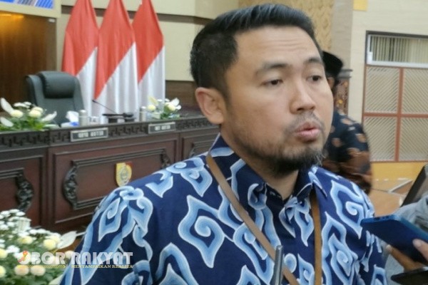 Jakarta, Obor Rakyat – Komisi Pemberantasan Korupsi (KPK) kembali menyoroti tata kelola pemerintahan di sejumlah daerah, termasuk Kabupaten Bondowoso. Fokus utama KPK kali ini menyasar aspek vital dalam tata kelola anggaran daerah, yakni perencanaan, penganggaran, serta pengadaan barang dan jasa (PBJ), yang dinilai masih menyimpan potensi kerawanan tinggi terhadap praktik korupsi.