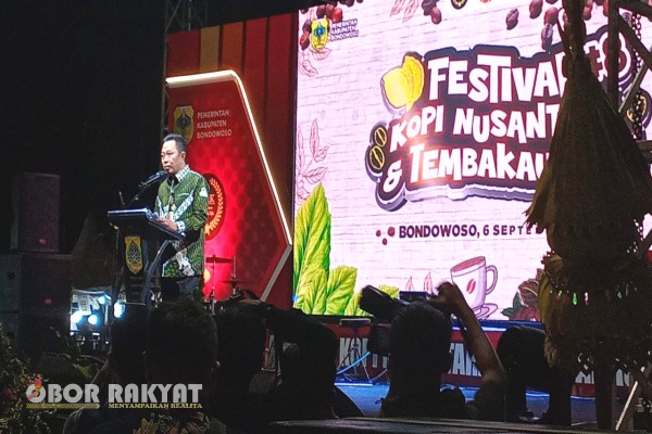 Bondowoso, Obor Rakyat – Bupati Bondowoso, Abdul Hamid Wahid menegaskan bahwa kopi dan tembakau bukan hanya sekadar komoditas, tetapi telah menjadi identitas budaya serta kekuatan ekonomi masyarakat Bondowoso.