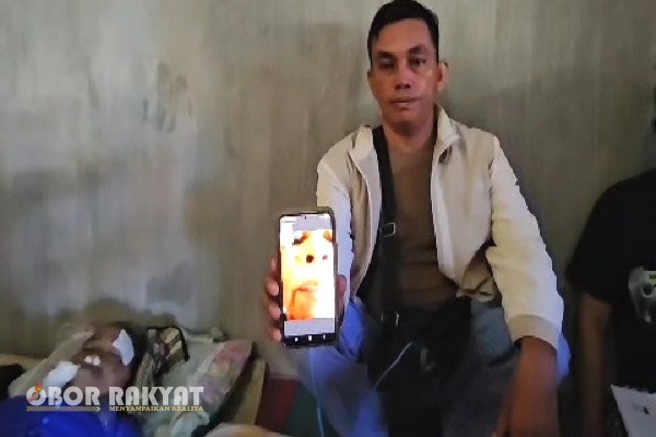 Simalungun, Obor Rakyat – Profesionalitas dan kecepatan respons Polsek Tanah Jawa kembali terbukti dalam penanganan kasus penemuan mayat seorang wanita di Lingkungan II Hutabayu Pekan, Kelurahan Hutabayu, Kecamatan Hutabayu Raja, Kabupaten Simalungun. Kasus yang terjadi pada Sabtu dini hari (6/9/2025), pukul 03.30 WIB ini akhirnya dinyatakan sebagai kasus non pidana setelah penanganan yang komprehensif.