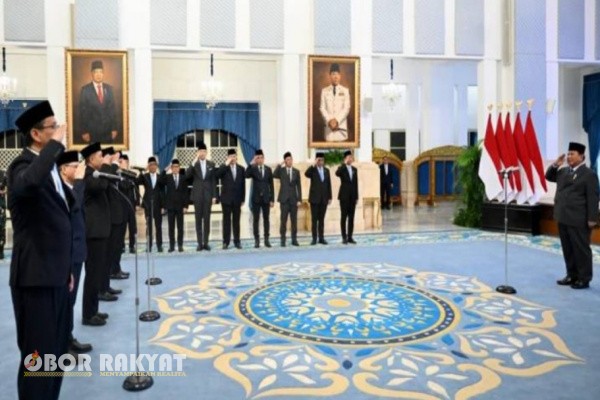 Jakarta, Obor Rakyat – Presiden Republik Indonesia, Prabowo Subianto, secara resmi melantik lima menteri baru dalam Kabinet Merah Putih pada Senin sore (8/9/2025) di Istana Negara.