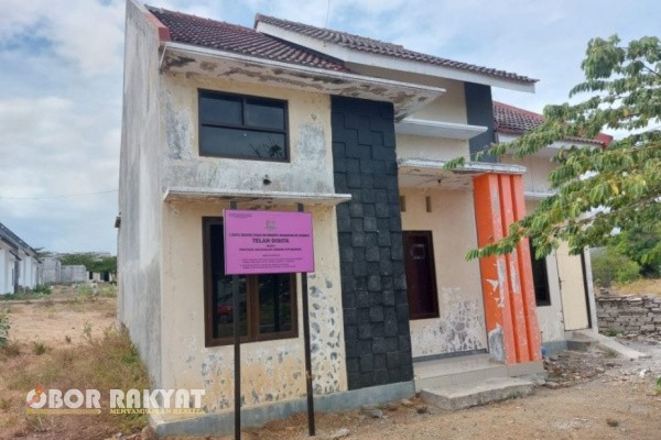 Situbondo, Obor Rakyat — Kejaksaan Negeri (Kejari) Situbondo mengukuhkan komitmennya dalam pemberantasan korupsi dengan melakukan penyitaan aset berupa bangunan rumah yang diduga terkait dengan tindak pidana korupsi pada pengadaan barang dan jasa (PBJ) di Dinas Pekerjaan Umum dan Perumahan Permukiman (PUPP) Kabupaten Situbondo Tahun Anggaran 2023-2024.