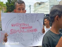 Puluhan Mahasiswa dan Orangtua Siswa Gelar Aksi Unjuk Rasa di Kejari Simalungun, Tuntut Penanganan Kasus Korupsi Pengadaan Seragam Sekolah