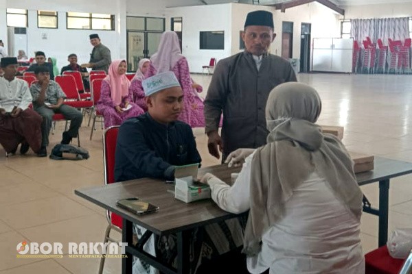 Jember, Obor Rakyat – Dalam rangka menyukseskan perhelatan Musabaqah Tilawatil Qur’an (MTQ) XXXI Tingkat Provinsi Jawa Timur, Pemerintah Kabupaten Jember melalui Dinas Kesehatan (Dinkes) menurunkan kekuatan penuh dengan menerjunkan ratusan tenaga medis.