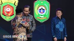 Bupati Jember Muhammad Fawait Raih Penghargaan Nasional atas Kepedulian terhadap Akses Kesehatan dan Infrastruktur Pendidikan