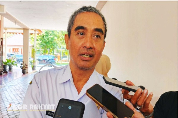 Bondowoso, Obor Rakyat – Seorang aparatur sipil negara (ASN) berinisial TH, yang berdinas di Badan Perencanaan Pembangunan, Penelitian dan Pengembangan Daerah (BP4D) Bondowoso, menjadi sorotan publik usai diduga terlibat dalam praktik rentenir di Desa Leprak, Kecamatan Klabang, Kabupaten Bondowoso.