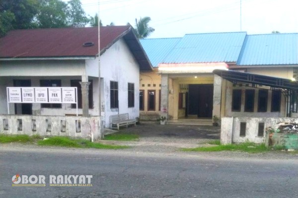 Langkat, Obor Rakyat — Dugaan penyelewengan Dana Desa kembali mencuat, kali ini terjadi di Desa Serapuh Asli, Kecamatan Tanjung Pura, Kabupaten Langkat, Sumatera Utara. Meski total dana desa tahun anggaran 2025 mencapai Rp1.250.770.000, warga menyebut hampir tidak ada pembangunan yang terlihat secara nyata di lapangan.