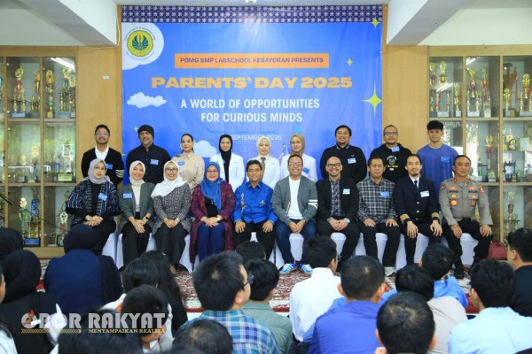 Banyuwangi, Obor Rakyat – Kepolisian Resor Kota (Polresta) Banyuwangi, Polda Jawa Timur, berhasil menggagalkan peredaran ribuan botol minuman keras (miras) ilegal jenis arak Bali. Sebuah truk yang mengangkut total 2.000 botol arak tanpa dokumen resmi diamankan dalam operasi patroli rutin dini hari.