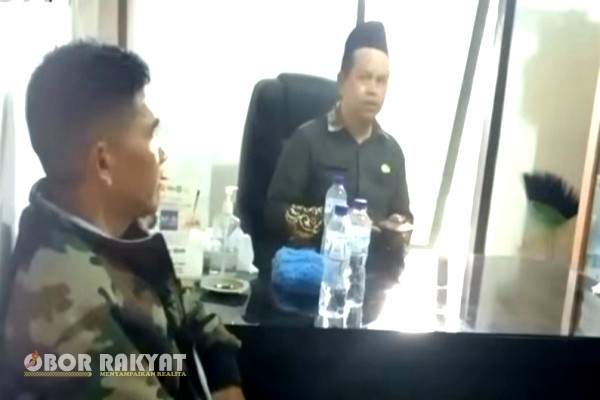 Bondowoso, Obor Rakyat - Dugaan penyimpangan dalam penyaluran Bantuan Langsung Tunai Dana Desa (BLT DD) dan bantuan pemberdayaan masyarakat di Desa Ramban Kulon, Kecamatan Cermee, Kabupaten Bondowoso, Tahun Anggaran 2022, kini memasuki tahap klarifikasi oleh Kejaksaan Negeri (Kejari) Bondowoso dan Inspektorat Kabupaten, Kamis (18/9/2025) kemarin.