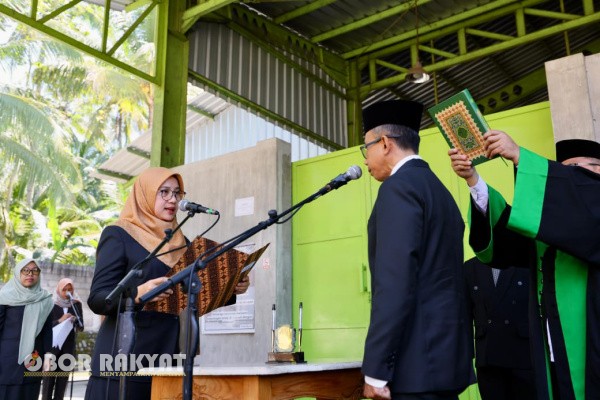 Banyuwangi, Obor Rakyat – Bupati Banyuwangi Ipuk Fiestiandani resmi melantik Guntur Priambodo sebagai Sekretaris Daerah (Sekda) Banyuwangi pada Senin (22/9/2025).