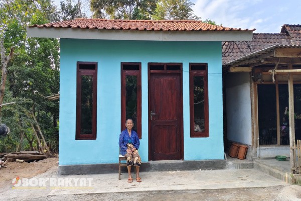 Bondowoso, Obor Rakyat – Sebanyak 20 unit rumah tidak layak huni (RTLH) di Desa Kabuaran, Kecamatan Grujugan, Kabupaten Bondowoso, Jawa Timur berhasil direnovasi melalui program Bantuan Stimulan Perumahan Swadaya (BSPS) tahun anggaran 2024.