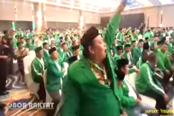 Jakarta, Obor Rakyat – Penetapan Muhammad Mardiono sebagai Ketua Umum Partai Persatuan Pembangunan (PPP) periode 2025-2030 dalam Muktamar X yang digelar di Ancol, Jakarta, Sabtu (27/9/2025), menuai penolakan dari sebagian kader. Salah satunya datang dari Ketua Majelis PPP, Muhammad Romahurmuziy alias Rommy, yang menilai keputusan tersebut tidak sah.