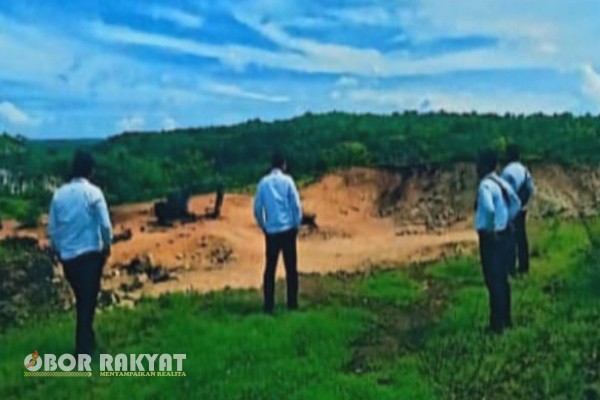 Situbondo, Obor Rakyat — Rencana Presiden Republik Indonesia Prabowo Subianto untuk membentuk Komite Reformasi Polri mendapat dukungan luas dari berbagai kalangan masyarakat, termasuk para aktivis antikorupsi. Langkah strategis ini dinilai sebagai momentum penting dalam memperbaiki citra institusi kepolisian serta memperkuat upaya penegakan hukum terhadap kejahatan pertambangan ilegal yang semakin marak, khususnya di wilayah Jawa Timur.