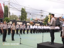 Polresta Banyuwangi Gelar Upacara Kenaikan Pangkat Pengabdian, Dua Personel Diganjar Penghargaan