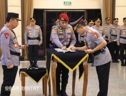 Kapolri Listyo Sigit Pimpin Sertijab Kabaintelkam dan Dankor Brimob Polri