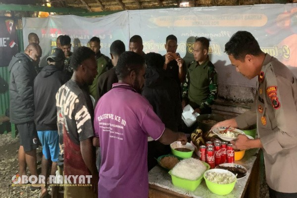 Jayawijaya, Obor Rakyat — Dalam suasana hangat dan penuh kekeluargaan, Satgas Yonif 521/DY menggelar acara syukuran kenaikan pangkat personel di Pos Bolakme, Distrik Bolakme, Kabupaten Jayawijaya, Jumat (3/10/2025).