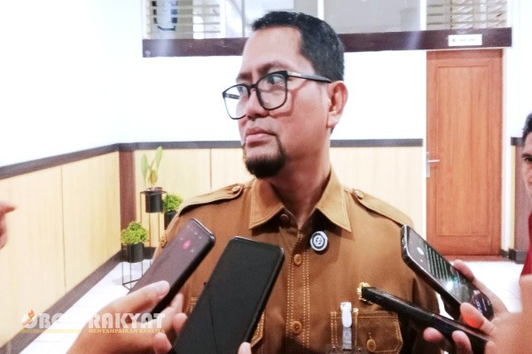 Bondowoso, Obor Rakyat – Kritik tajam dari Ijen Cendekia Nusantara (ICN) terhadap kinerja Pemerintah Kabupaten (Pemkab) Bondowoso, khususnya terkait pelaksanaan Perubahan APBD 2025, mendapat tanggapan langsung dari Sekretaris Daerah (Sekda) Bondowoso, Fathur Rozi.