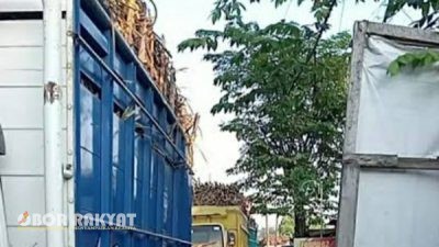 Jalan Wonosari-Patemon di Bondowoso Rusak Pascaperbaikan, Warga Desak Penindakan Truk ODOL
